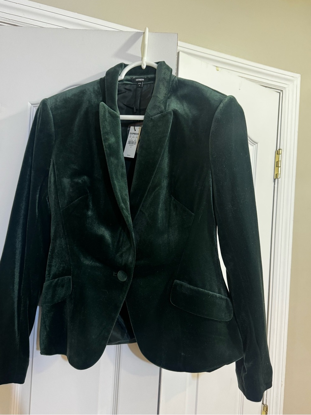 Express green velvet blazer size 4 NWT